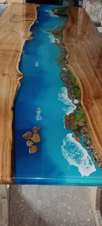 Стол из дерева