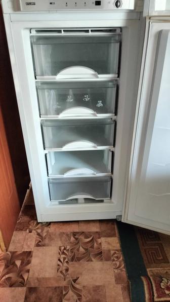 Продам морозильник