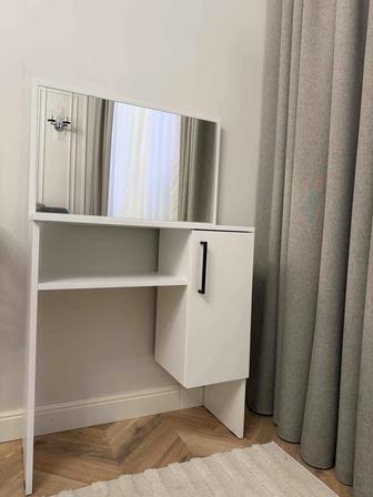 Туалетный столик