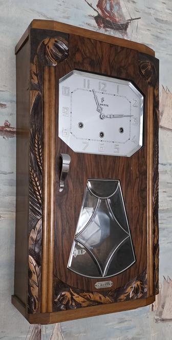 Настенные часы с боем