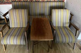 Продам диван, 2 кресла, журнальный столик. Румынский гарнитур периода СССР