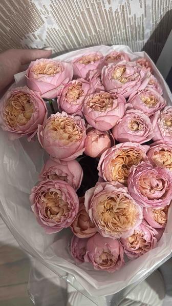 Букет цветов пионы розы