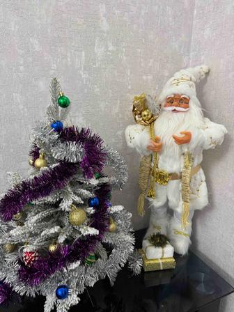 Елка с дед Морозом