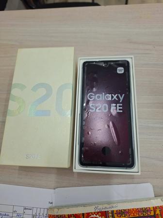 Продам телефон Samsung S20