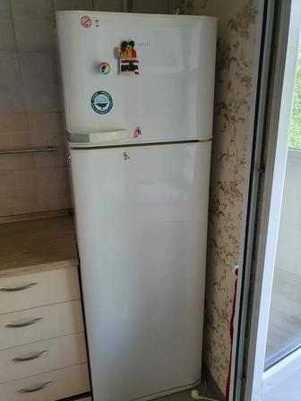 Продам холодильник Vestel