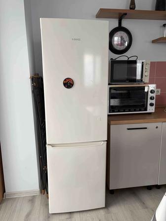 Холодильник Vestel, производство Турция, б/у в рабочем состоянии