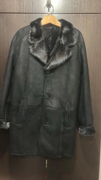 Продам почти новую дубленку с норковым воротником цвет черный , размер 50