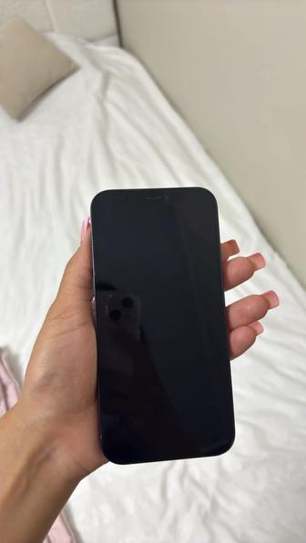 Продам iPhone 12