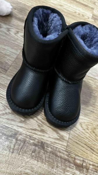 Продам детские угги