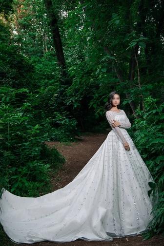 Продам новые свадебные платья, короны , кольца, фату