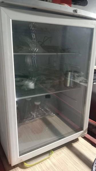 Витринный холодильник 1 м