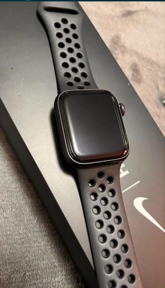 Apple Watch SE Nike 40