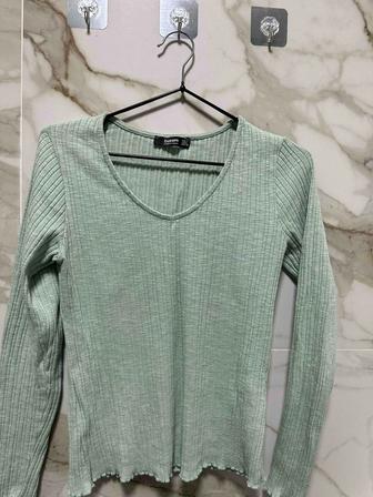 Отдам 3 кофты сразу