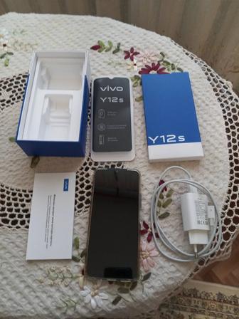 Смартфон Vivo12s