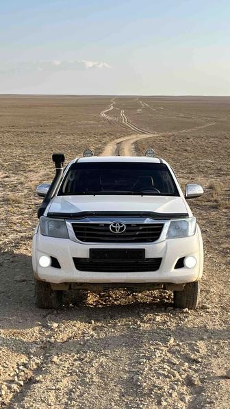 Аренда Toyota Hilux 2013
