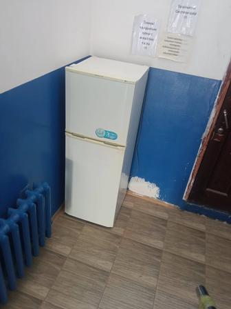 Холодильник на запчасти продам