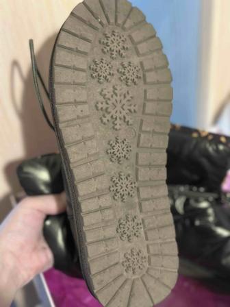 Срочно Продаю угги зимние