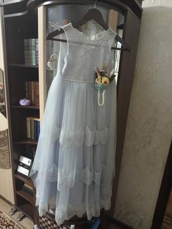 Продам платье для девочки 8 лет