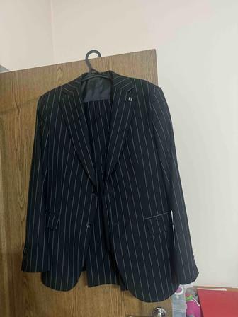 Мужской костюм тройка