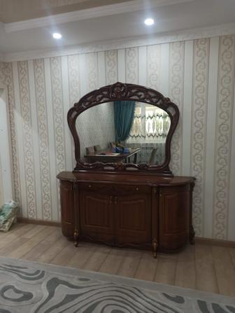 Комод с зеркалом