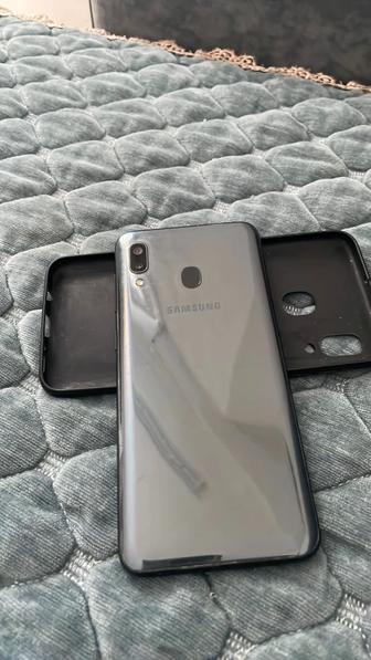 Продам Телефон samsung A 20