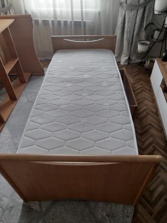 2 кровати с матрасами б/у 190 на 90