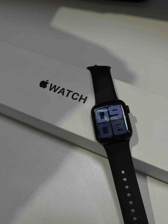 Продам Apple Watch SE