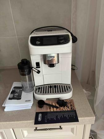 Продам кофе машину Delonghi