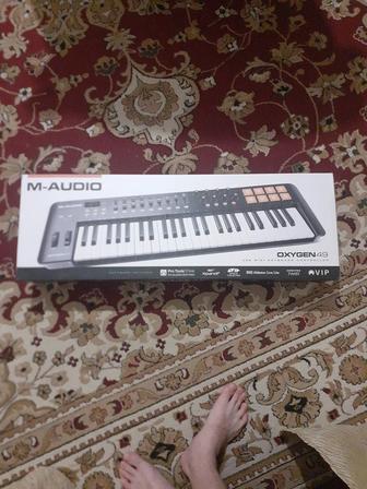 MIDI-клавиатура M-Audio Oxygen 49