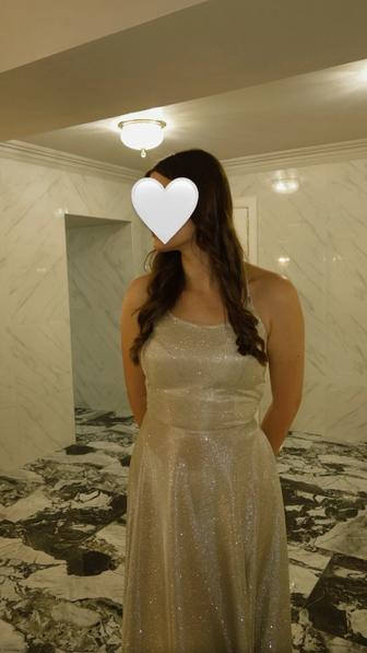 Блестящее платье