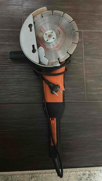 Болгарка P.I.T. P61802 (1500W / 180 мм)