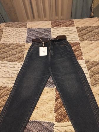 Джинсы женские