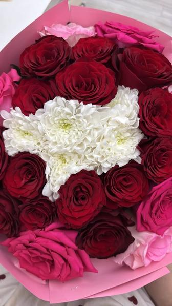 Цветы розы 14 красных, 8 розовых, 5 хризантем