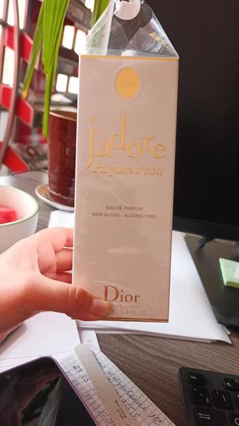Продам парфюмерную воду Jador Dior