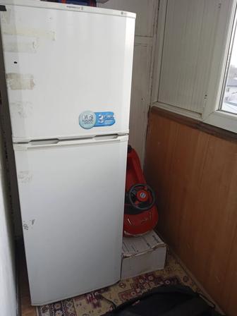 Продам б/у стиральную машину в хорошем состоянии и холодильник