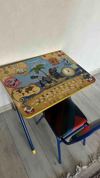 Детский стол и стул