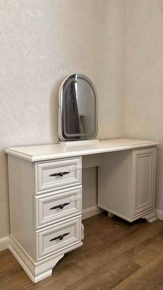 Туалетный столик