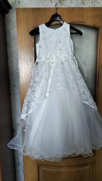 Продам платье очень красивое для девочки