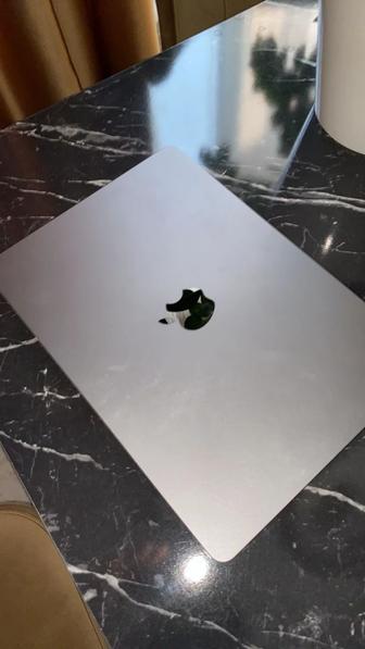Продам MacBook