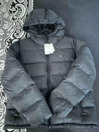 Курта Calvin Klein