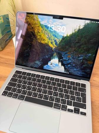 Ноутбук Apple MacBook Air 13 2025 13.6 / 16 Гб / SSD 256 Гб / macOS / MC6T