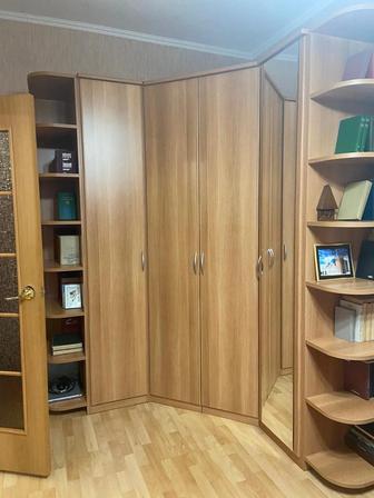 Продаю б/у гарнитуру