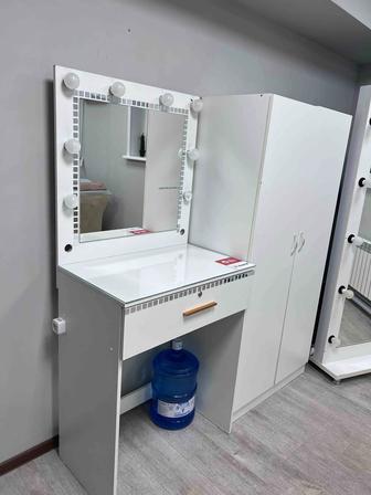 Продам Стол визажиста, бровиста