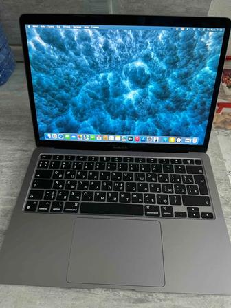 Ноутбук Apple MacBook Air 13 2020 13.3 / 8 Гб / SSD 256 Гб / macOS / MGN63