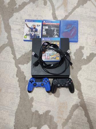 ПРОДАМ Playstation 4 Slim