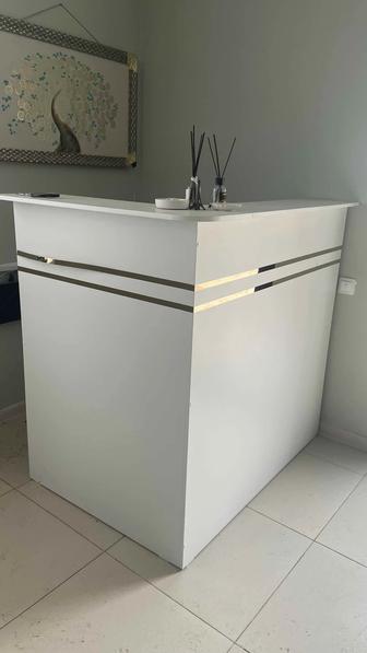 Ресепшн стол