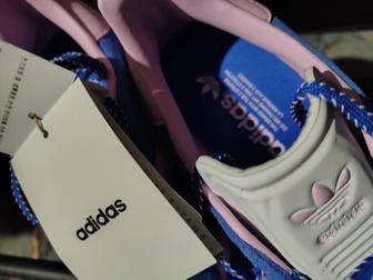 Продаю кроссовки оригинал Adidas