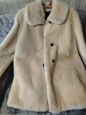 Шубка цигейковая раз 48.