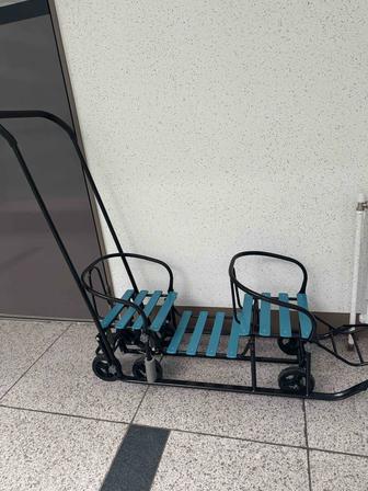 Продам санки детские для двойни