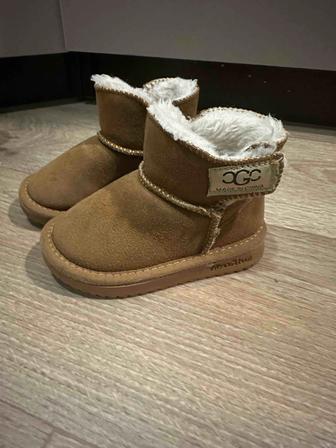 Продам детские зимние ботинки